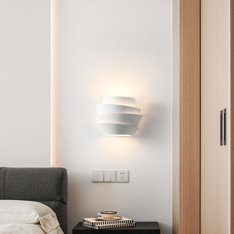 Skandinavische Wandlampe aus Eisen mit Doppelleuchten – Moderne Beleuchtung