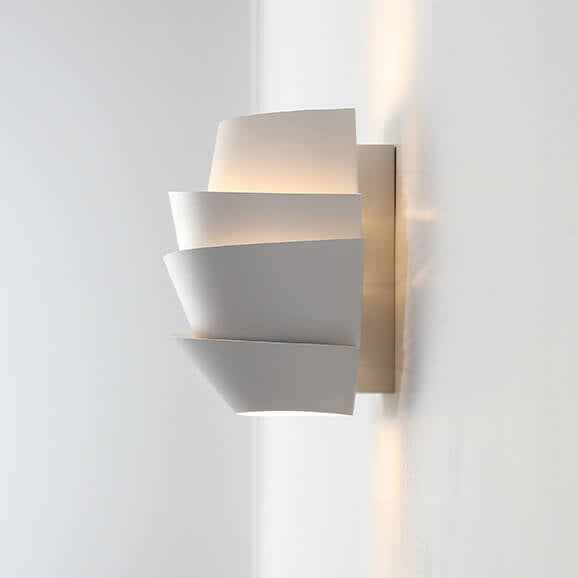 Skandinavische Wandlampe aus Eisen mit Doppelleuchten – Moderne Beleuchtung