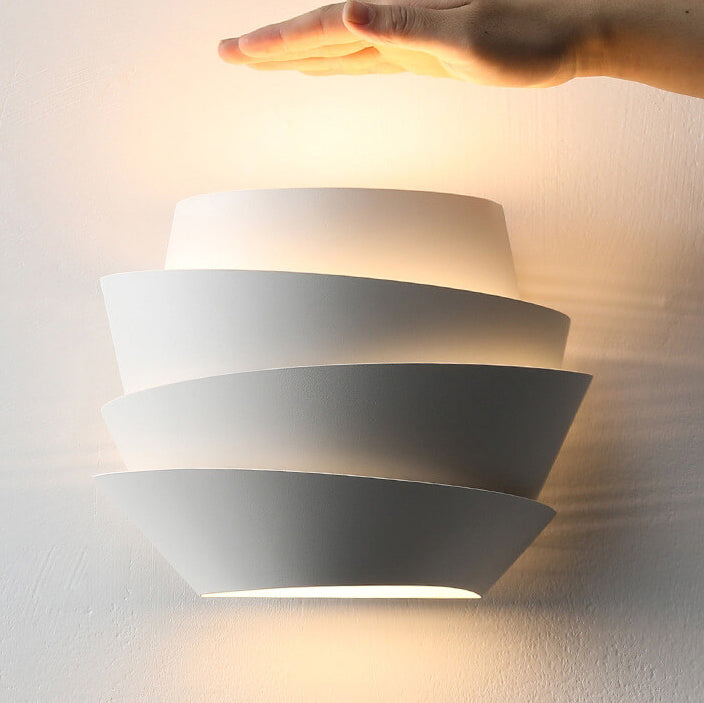 Skandinavische Wandlampe aus Eisen mit Doppelleuchten – Moderne Beleuchtung