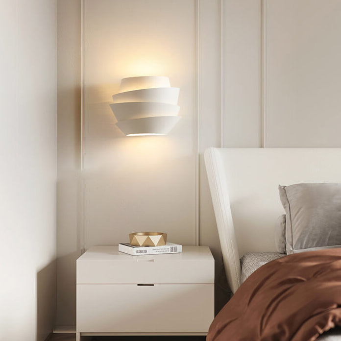 Skandinavische Wandlampe aus Eisen mit Doppelleuchten – Moderne Beleuchtung