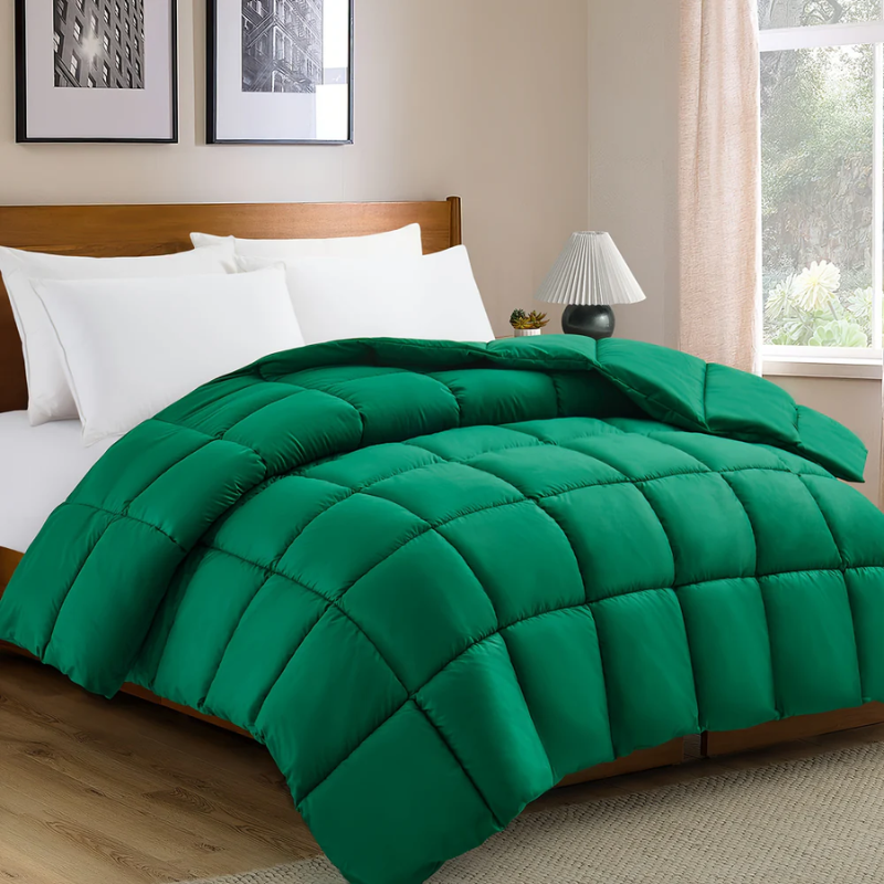 Leichte, kuschelige Ganzjahres-Bettdecke aus Polyester – ideal für erholsamen Schlaf