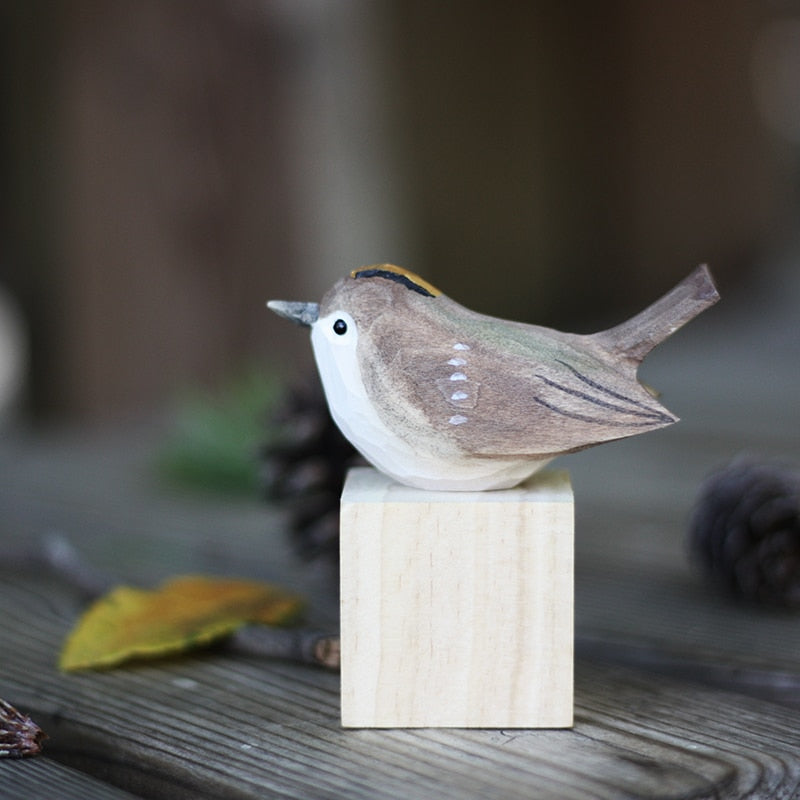 Skandinavische Holzvogel-Figuren, Handgeschnitzte Dekorative Ornamente für Zuhause