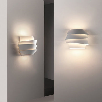 Skandinavische Wandlampe aus Eisen mit Doppelleuchten – Moderne Beleuchtung