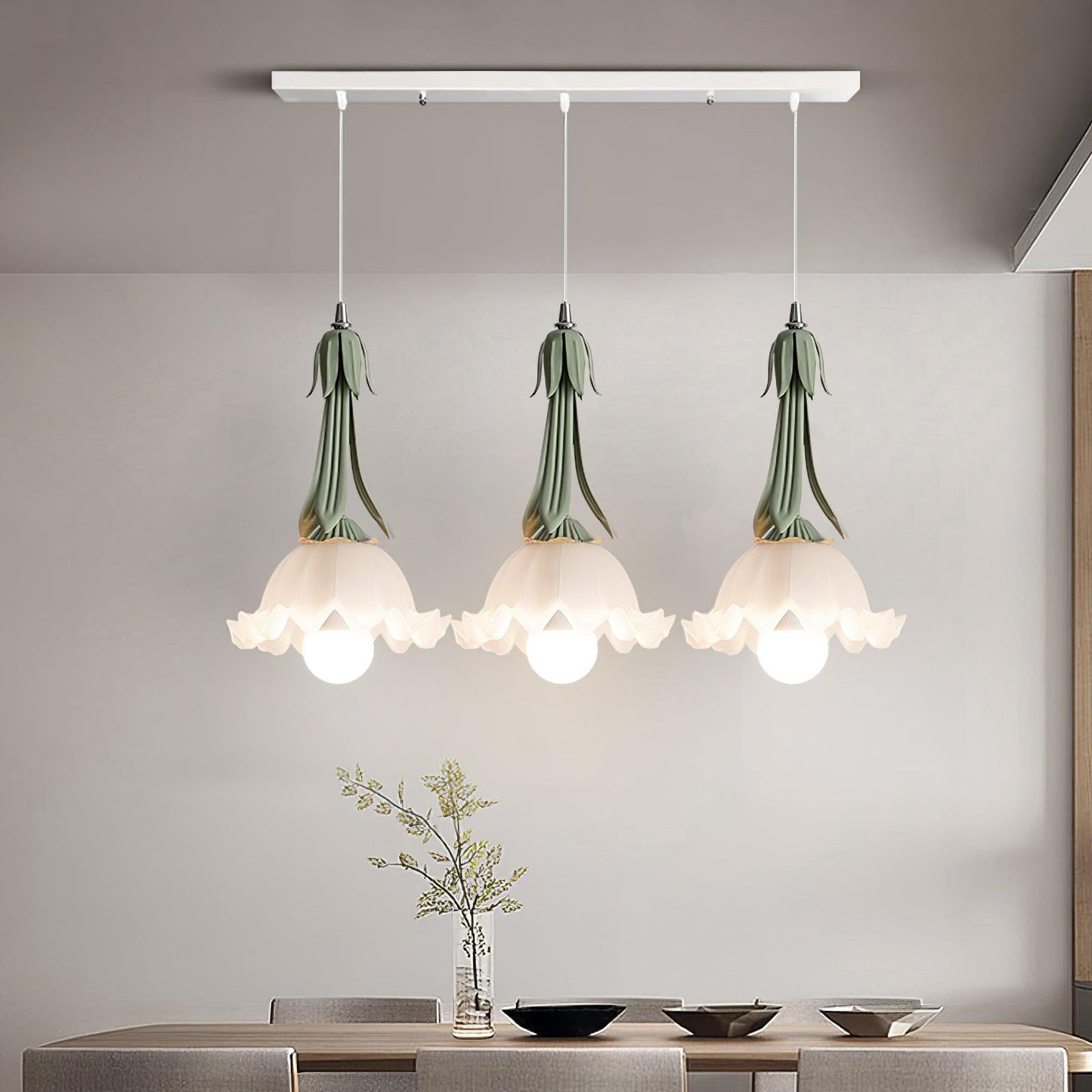 Hängelampe mit Blumenmotiv – Romantische Pendelleuchte für Esszimmer und Wohnzimmer
