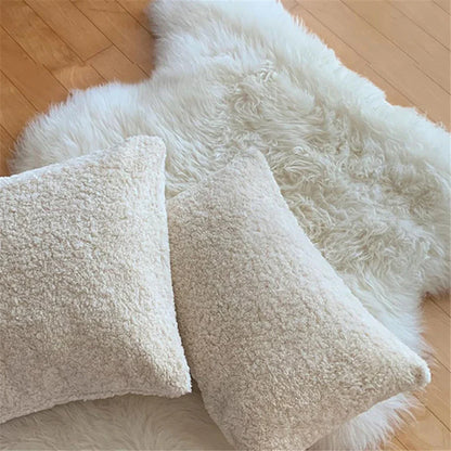 Weiße Teddy Kissenhülle – Flauschiger Dekokissenbezug aus Teddyfell für Sofa, Bett und Wohnzimmer, gemütliche Kissenbezug aus weichem Plüschstoff